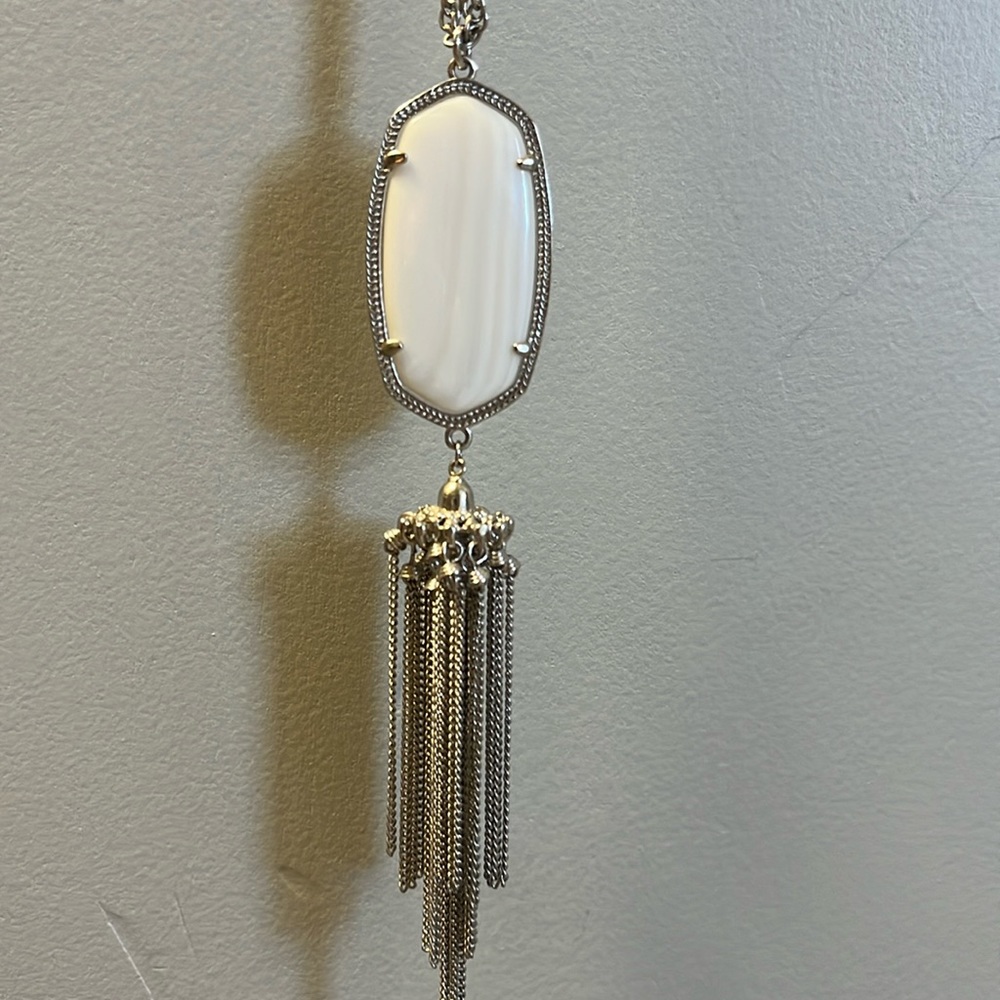 Kendra Scott necklace